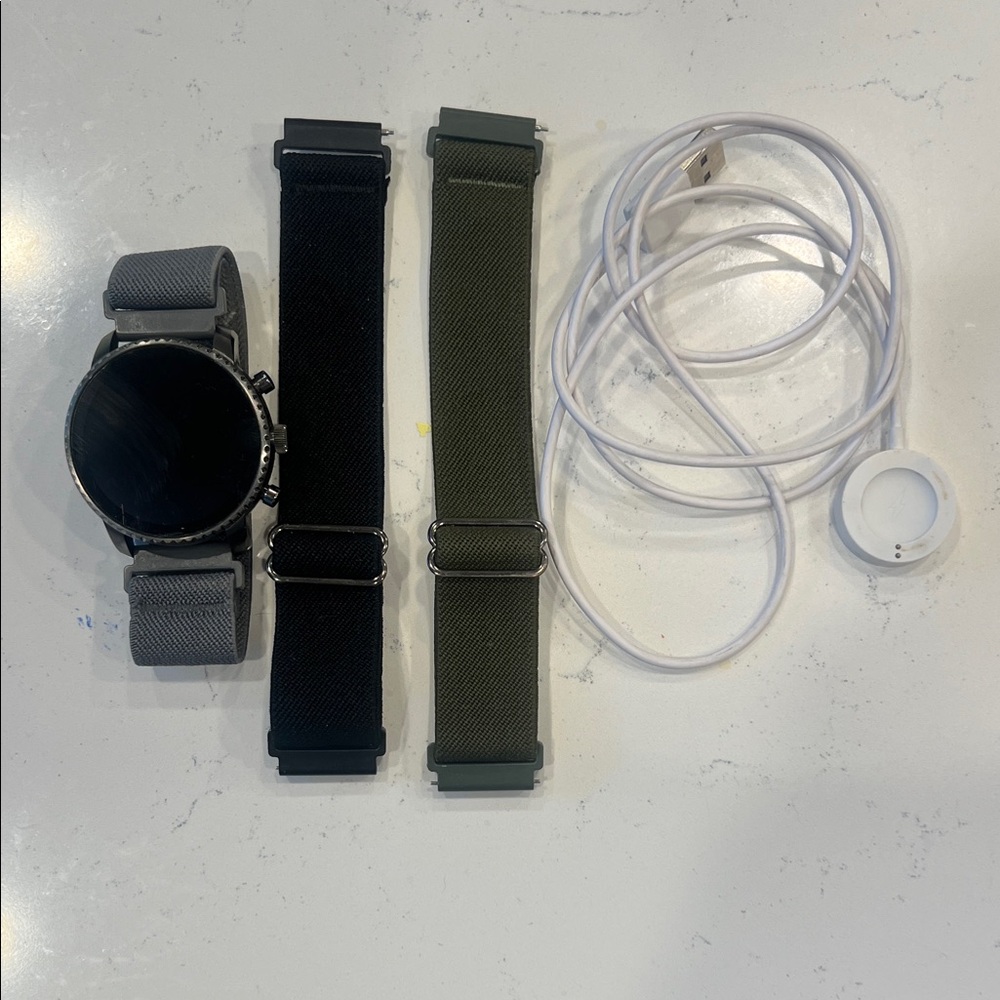 Fossil smartwatch, interchangeable straps, charger, 4 piece set, Model: DW6F1